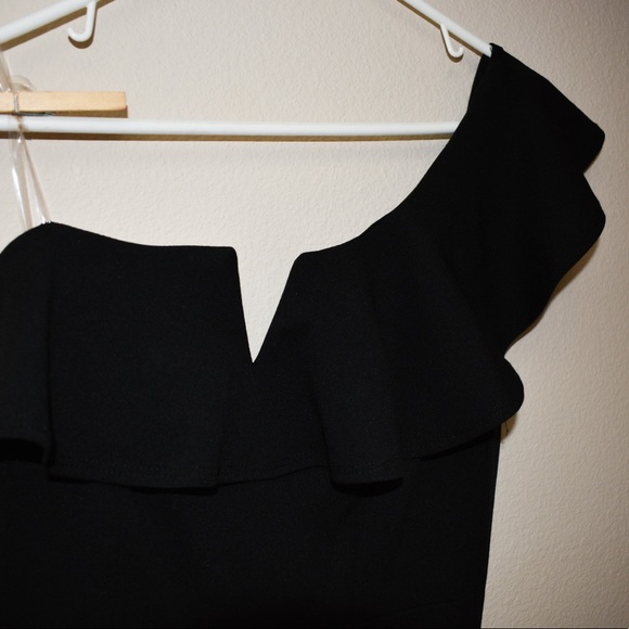 One-Shoulder Ruffle Jumpsuit - Picture 3 of 6